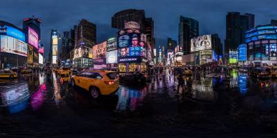 Yağmurlu Bir Gece — Times Square